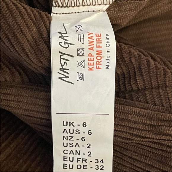 Nasty Gal Jumpsuit Womens 6 Brown Corduroy Flared Flare Belted Short Sleeves NWT - Picture 13 of 14